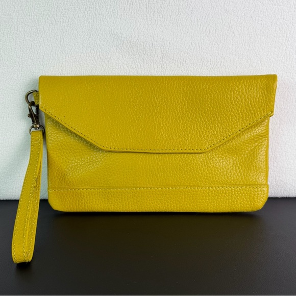 LL Bean Signature Collection Yellow Pebbled Leather Clutch Wristlet - Picture 1 of 11